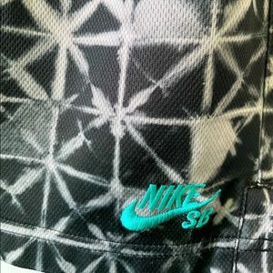 NIKE -  SB Shorts Youth Large